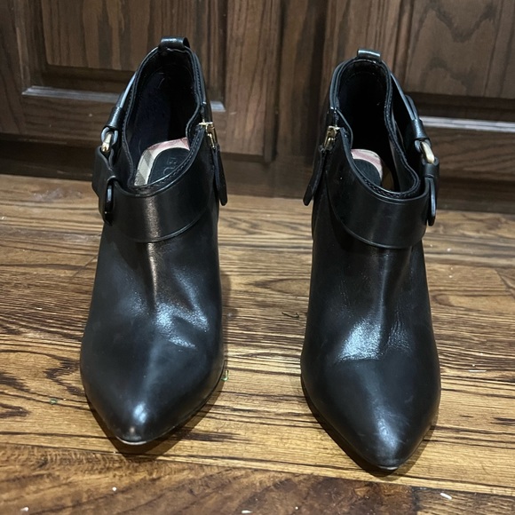 Burberry black real leather heels w/ buckle. European size 38, US size = size 7 - Picture 8 of 8